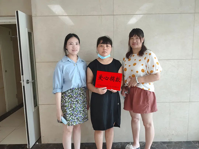 暖心慰問，進行中